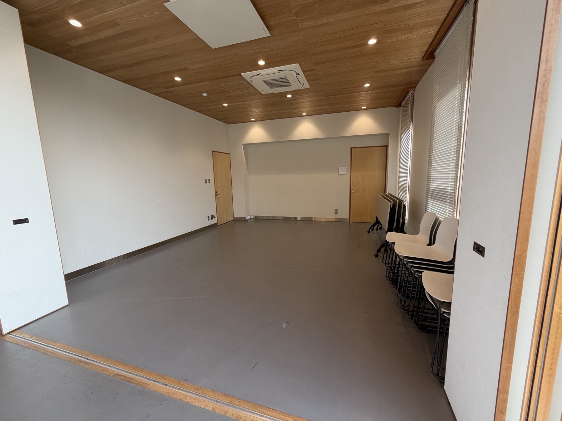 展示会場となる多目的室